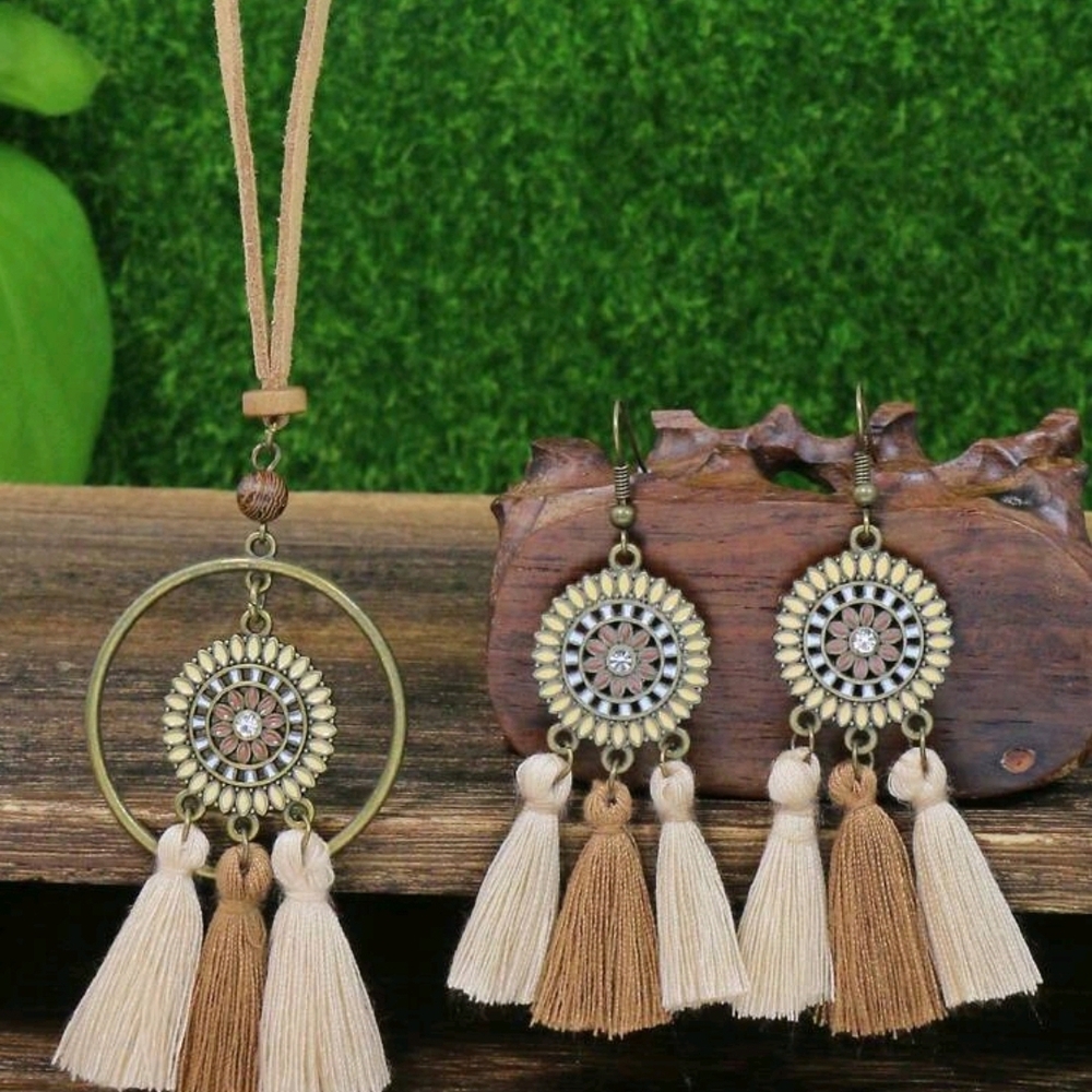 Boho Tassel Jewelry Set – Vintage Dreamcatcher Necklace &‎ Earrings for Women